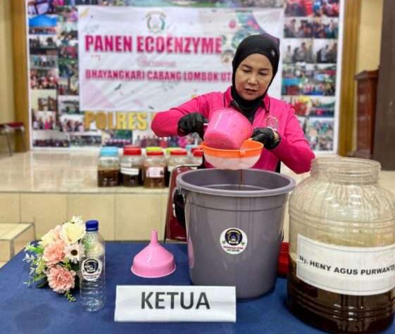 Bhayangkari Lombok Utara Produksi Eco Enzym, Dukung Pertanian dan Ketahanan Pangan