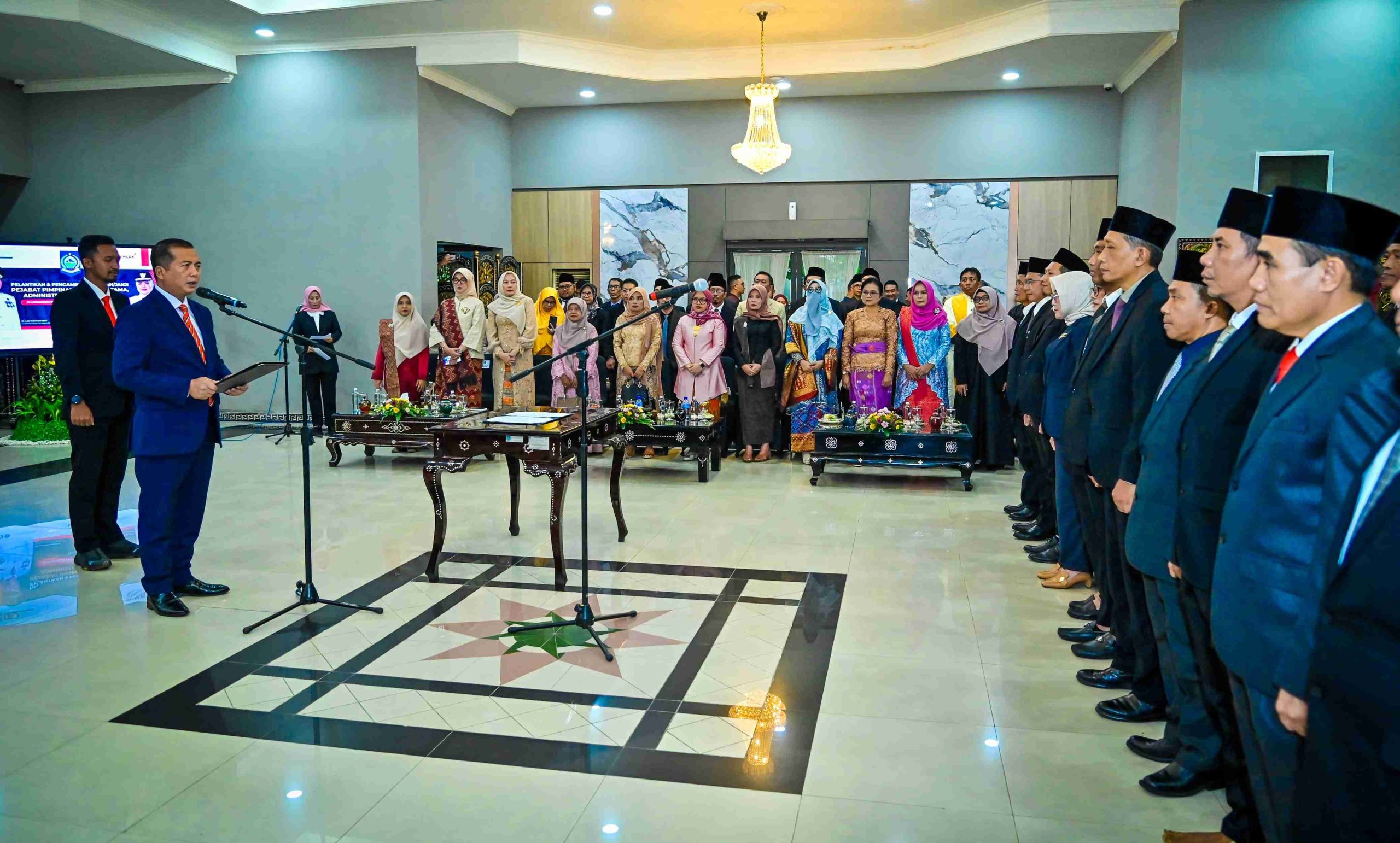 Gubernur NTB Lalu Muhamad Iqbal Lantik 34 Pejabat Eselon, Terapkan Kontrak Kinerja 6 Bulan