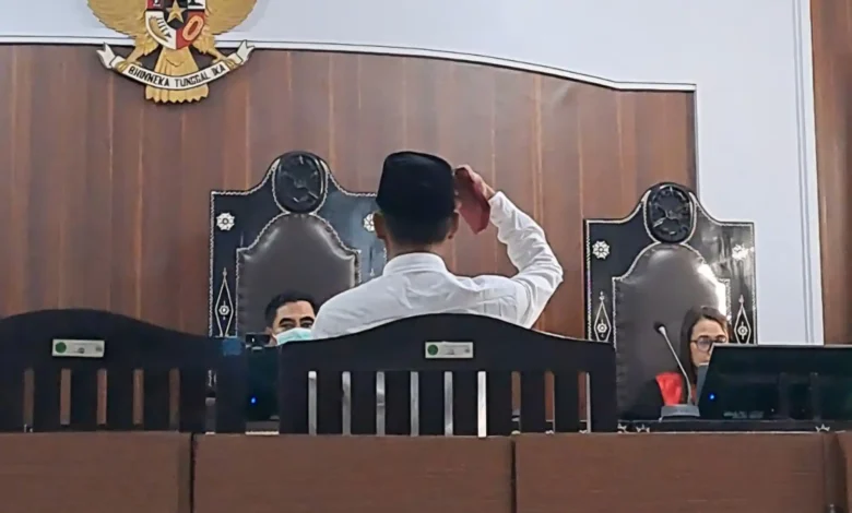Radiet Menangis Saat Bacakan Duplik di PN Mataram, Bersumpah Tak Pernah Bunuh Kekasihnya